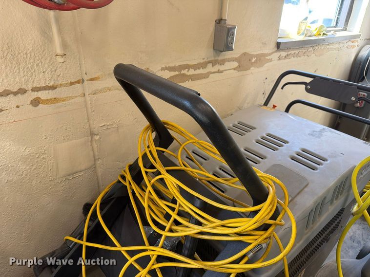 image for item EL1060 Floor cleaning equipment