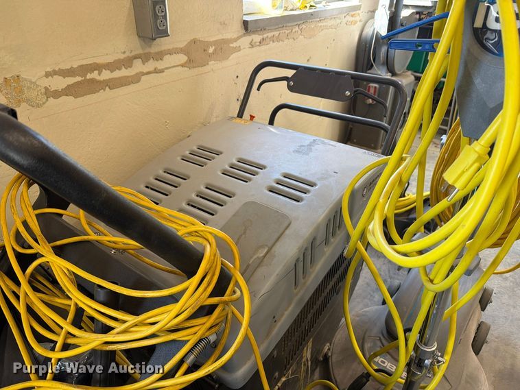 image for item EL1060 Floor cleaning equipment