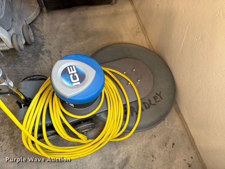 image for item EL1060 Floor cleaning equipment