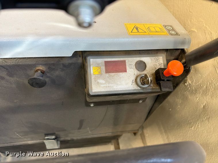 image for item EL1060 Floor cleaning equipment