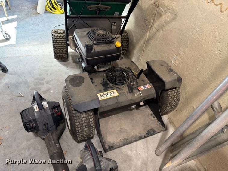 image for item EL1069 Lawn equipment