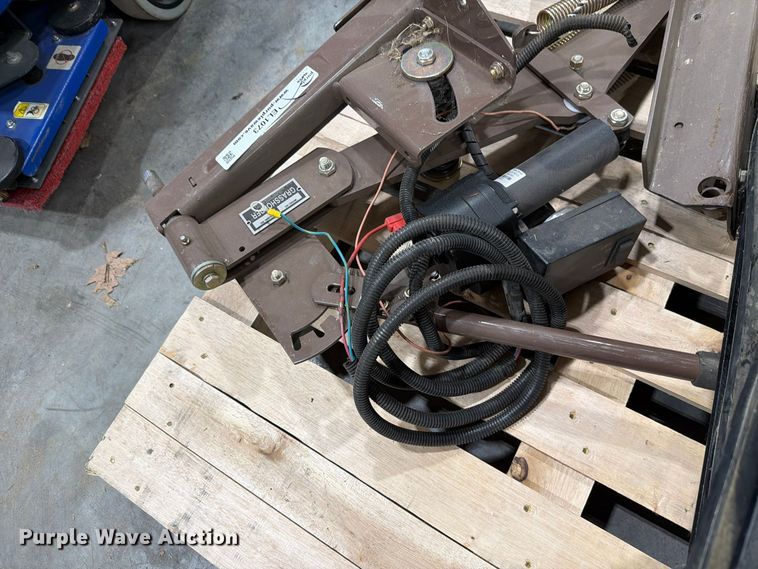 image for item EL1073 Lawn mower attachments
