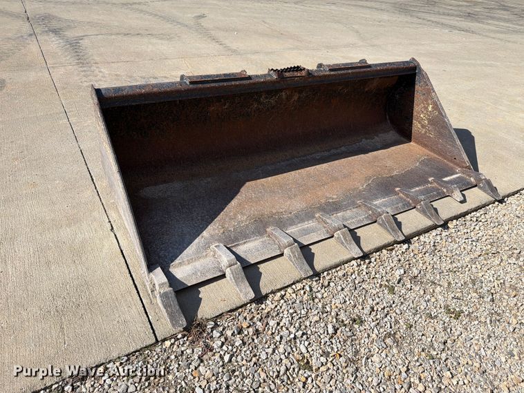 image for item EL1119 John Deere T78 Worksite Pro skid steer bucket