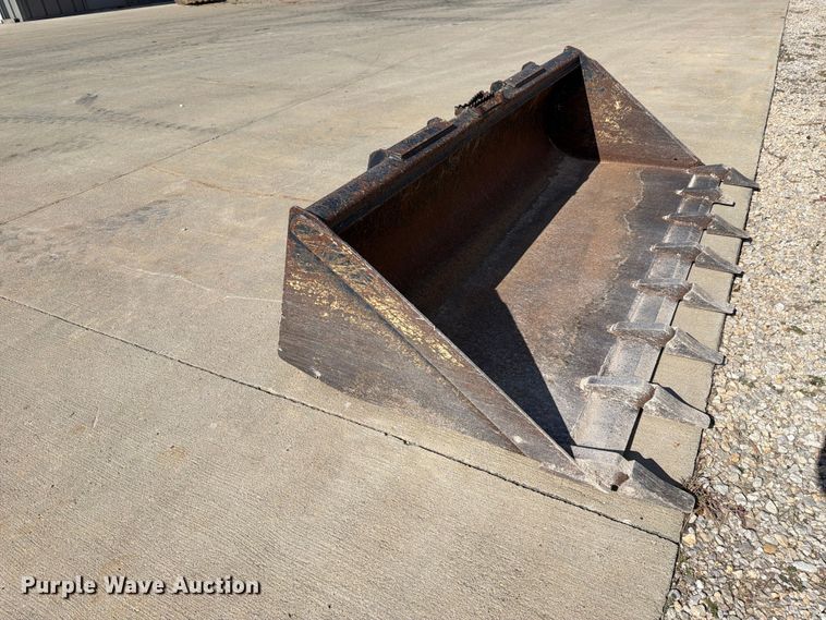 image for item EL1119 John Deere T78 Worksite Pro skid steer bucket
