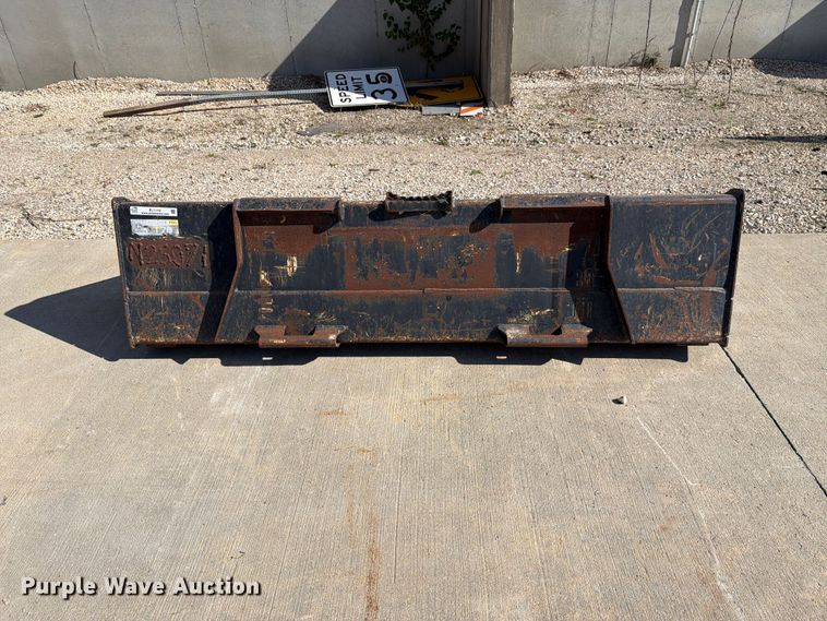 image for item EL1119 John Deere T78 Worksite Pro skid steer bucket
