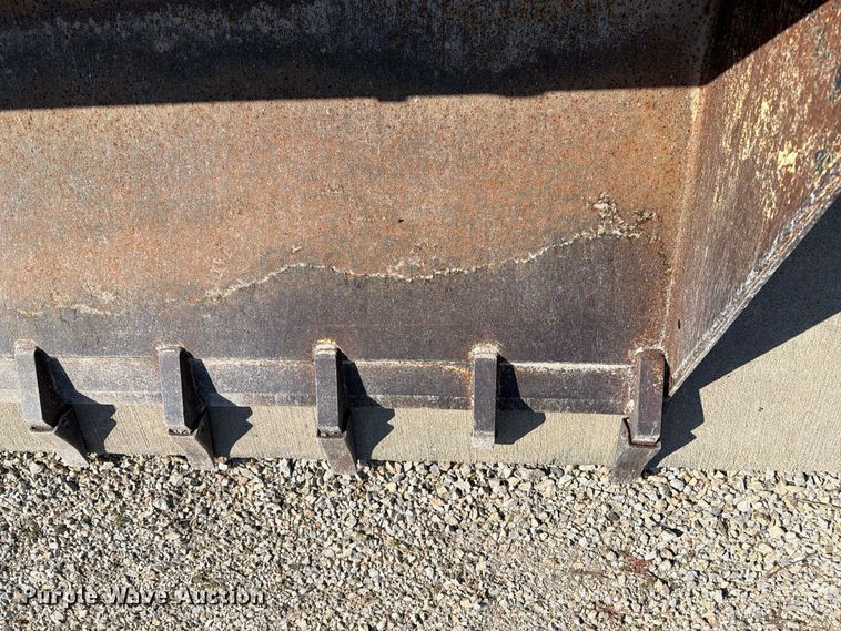 image for item EL1119 John Deere T78 Worksite Pro skid steer bucket