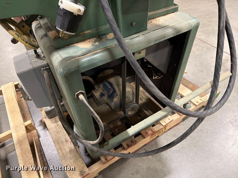 image for item EP7923 Woodworking equipment 