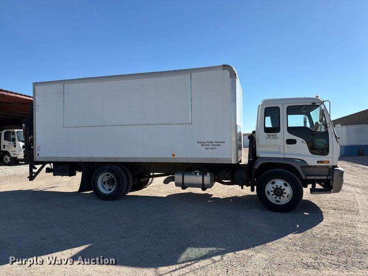 image for item EP7924 2009 Isuzu FTR box truck