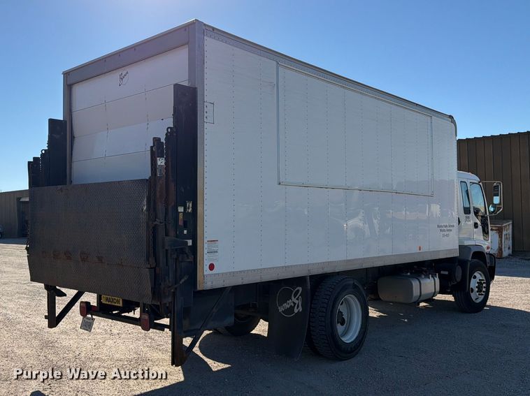 image for item EP7924 2009 Isuzu FTR box truck