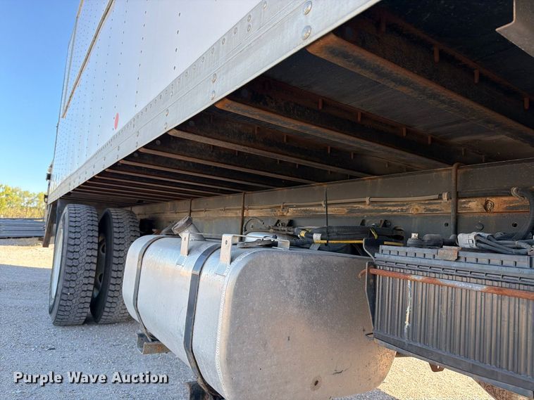 image for item EP7924 2009 Isuzu FTR box truck