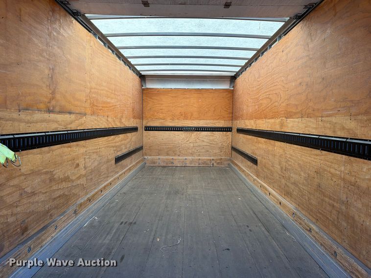 image for item EP7924 2009 Isuzu FTR box truck