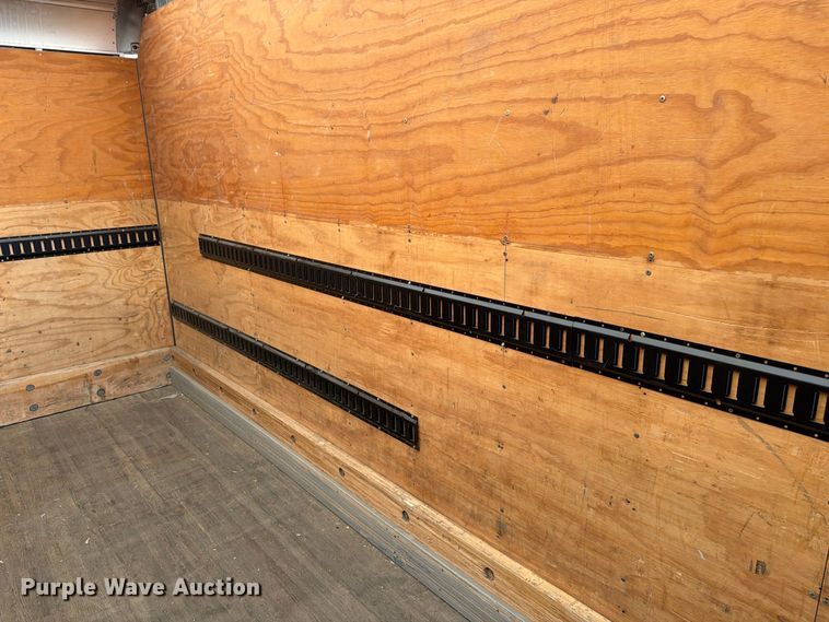 image for item EP7924 2009 Isuzu FTR box truck