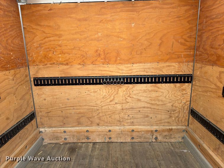 image for item EP7924 2009 Isuzu FTR box truck
