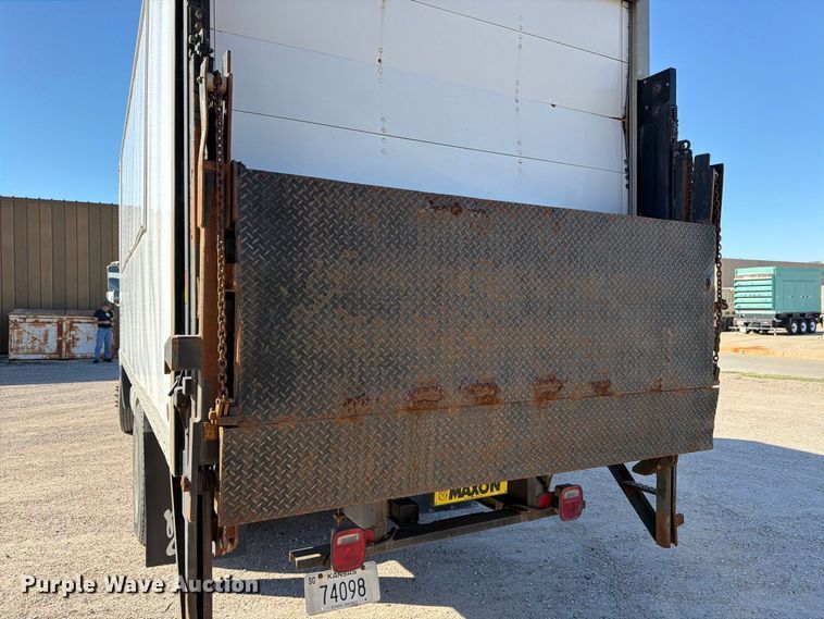 image for item EP7924 2009 Isuzu FTR box truck