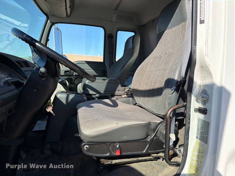 image for item EP7924 2009 Isuzu FTR box truck