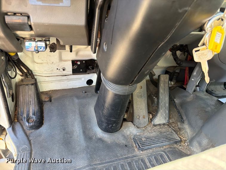 image for item EP7924 2009 Isuzu FTR box truck