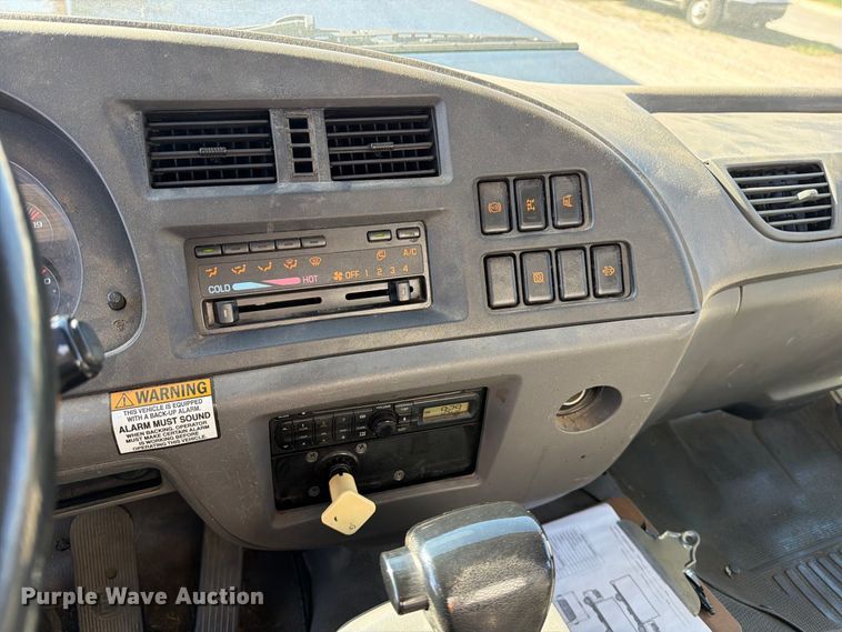 image for item EP7924 2009 Isuzu FTR box truck