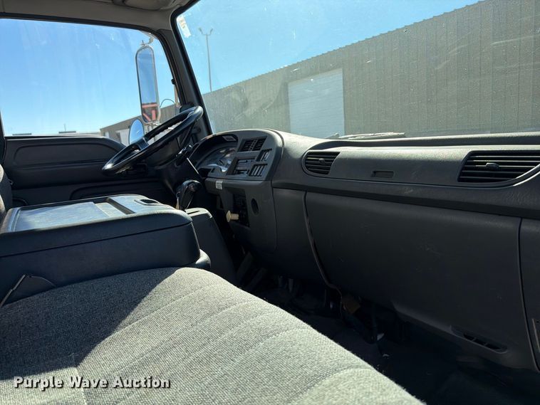 image for item EP7924 2009 Isuzu FTR box truck