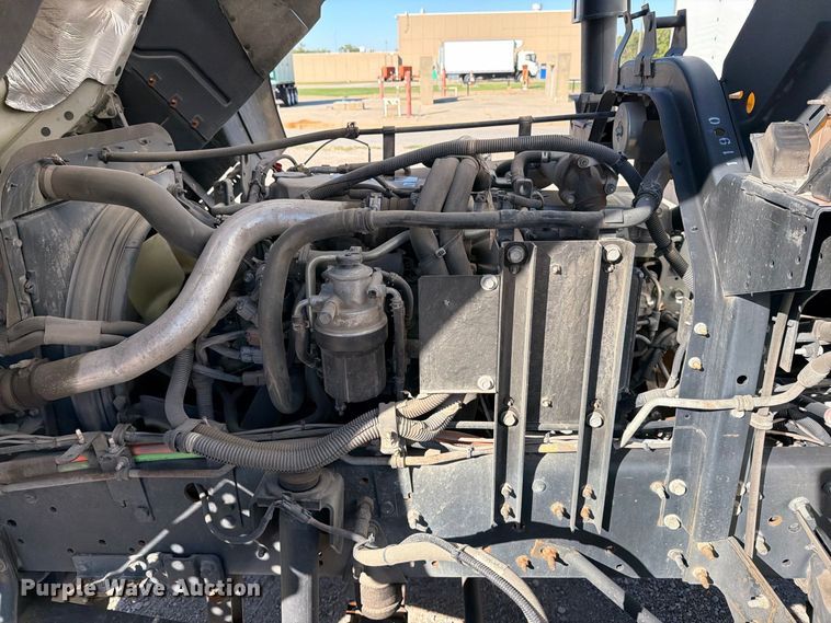 image for item EP7924 2009 Isuzu FTR box truck