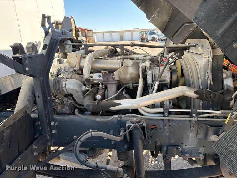 image for item EP7924 2009 Isuzu FTR box truck