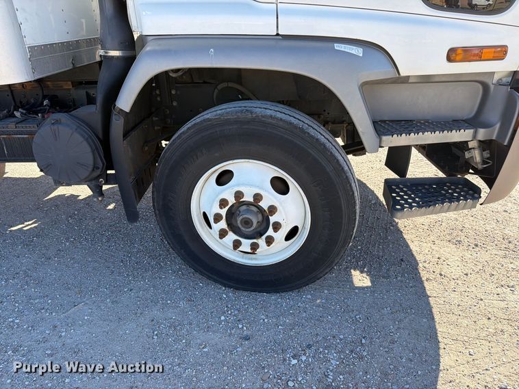 image for item EP7924 2009 Isuzu FTR box truck