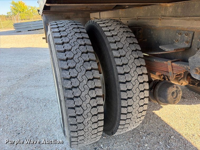 image for item EP7924 2009 Isuzu FTR box truck