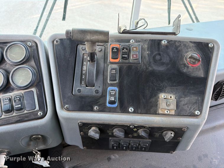 image for item EP7939 2007 Blue Bird All American school bus