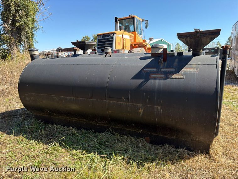 image for item ER3469 (2) Mid-South Steel Products Inc. skid mounted steel tanks