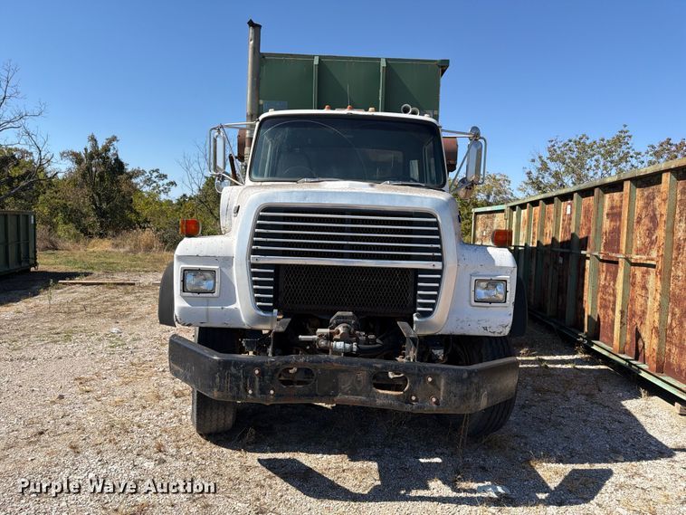 image for item ER3472 1983 Ford LNT9000 roll-off container truck