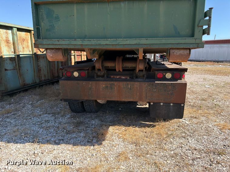 image for item ER3472 1983 Ford LNT9000 roll-off container truck