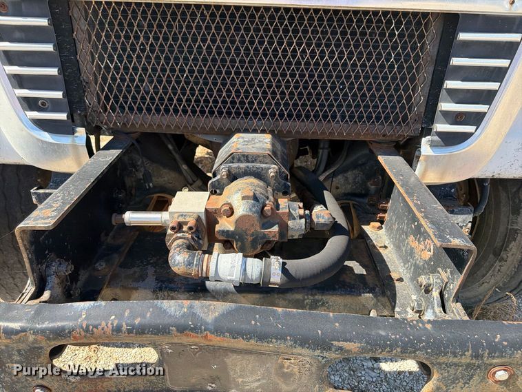 image for item ER3472 1983 Ford LNT9000 roll-off container truck