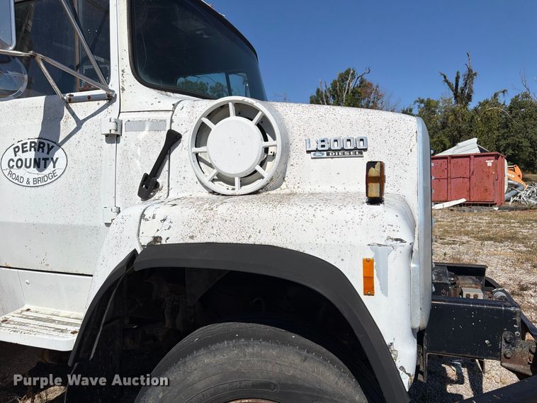image for item ER3472 1983 Ford LNT9000 roll-off container truck
