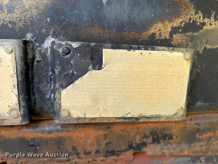 image for item ER3472 1983 Ford LNT9000 roll-off container truck