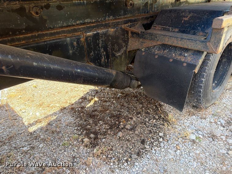 image for item ER3472 1983 Ford LNT9000 roll-off container truck