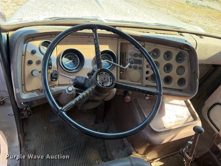 image for item ER3472 1983 Ford LNT9000 roll-off container truck