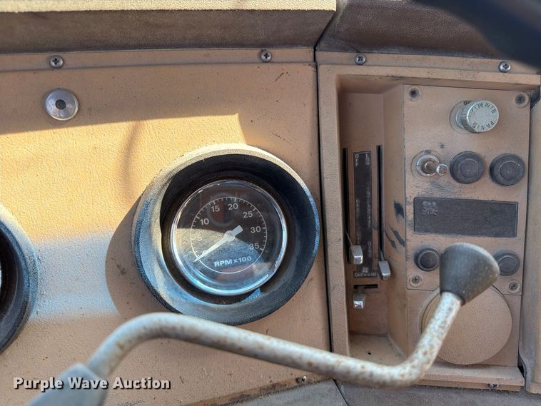 image for item ER3472 1983 Ford LNT9000 roll-off container truck