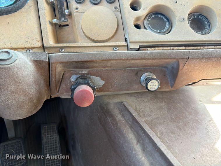 image for item ER3472 1983 Ford LNT9000 roll-off container truck