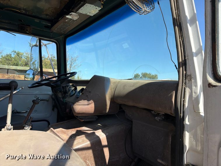image for item ER3472 1983 Ford LNT9000 roll-off container truck