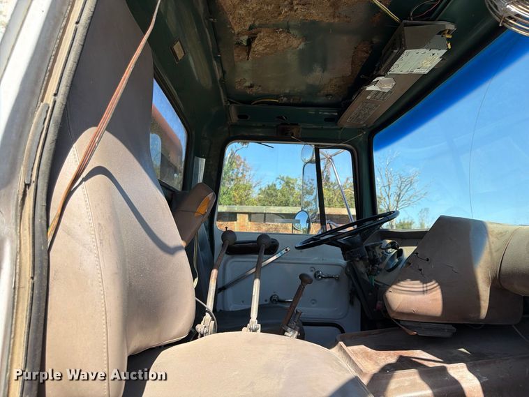 image for item ER3472 1983 Ford LNT9000 roll-off container truck