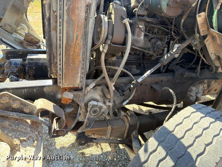 image for item ER3472 1983 Ford LNT9000 roll-off container truck