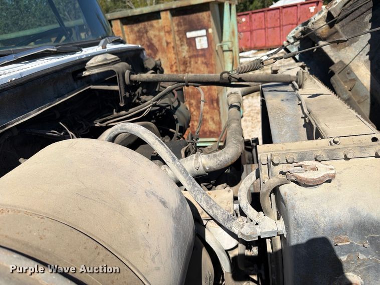 image for item ER3472 1983 Ford LNT9000 roll-off container truck