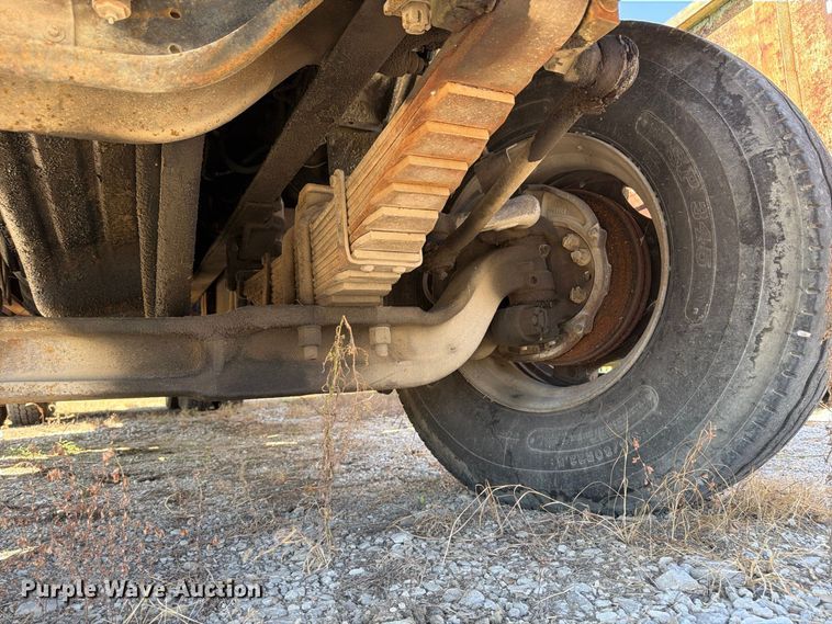 image for item ER3472 1983 Ford LNT9000 roll-off container truck