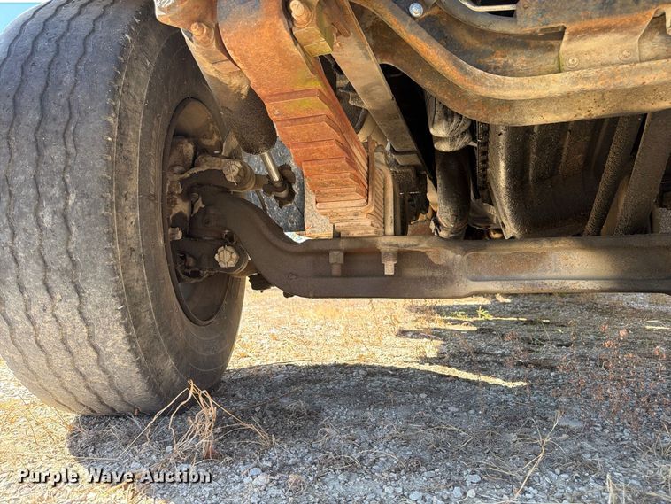 image for item ER3472 1983 Ford LNT9000 roll-off container truck