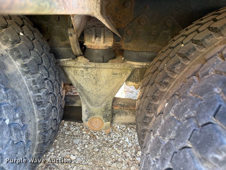 image for item ER3472 1983 Ford LNT9000 roll-off container truck