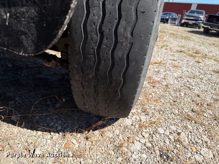 image for item ER3472 1983 Ford LNT9000 roll-off container truck