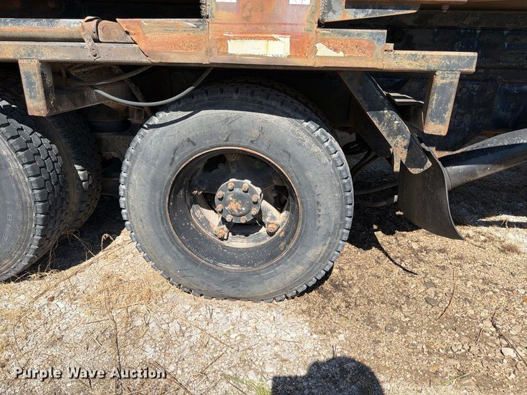 image for item ER3472 1983 Ford LNT9000 roll-off container truck