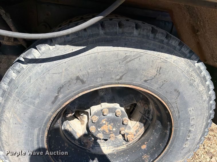 image for item ER3472 1983 Ford LNT9000 roll-off container truck