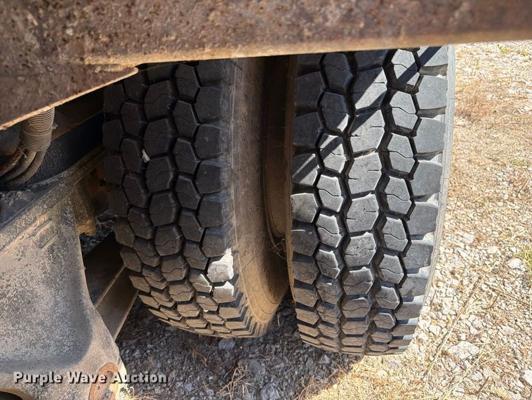 image for item ER3472 1983 Ford LNT9000 roll-off container truck