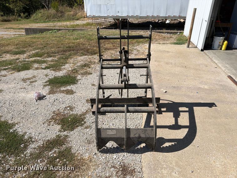 image for item ER3473 Titan Mfg forklift grapple