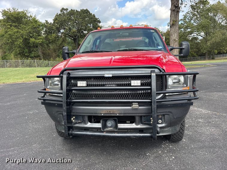 image for item ES8293 2003 Ford F550 Super Duty brush fire truck